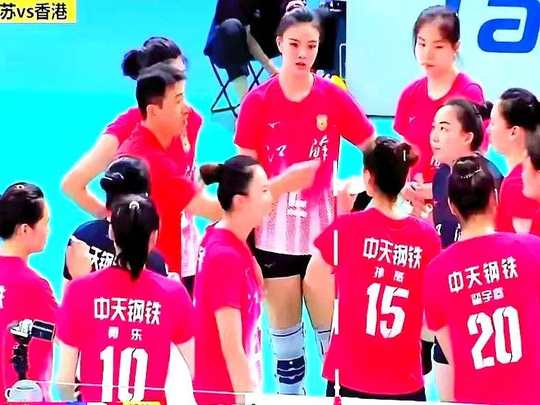 拉力赛附加赛上演强强对话，蓬莱猎隼队大胜辽东银狐队，战术调整见效；球迷期待下一战